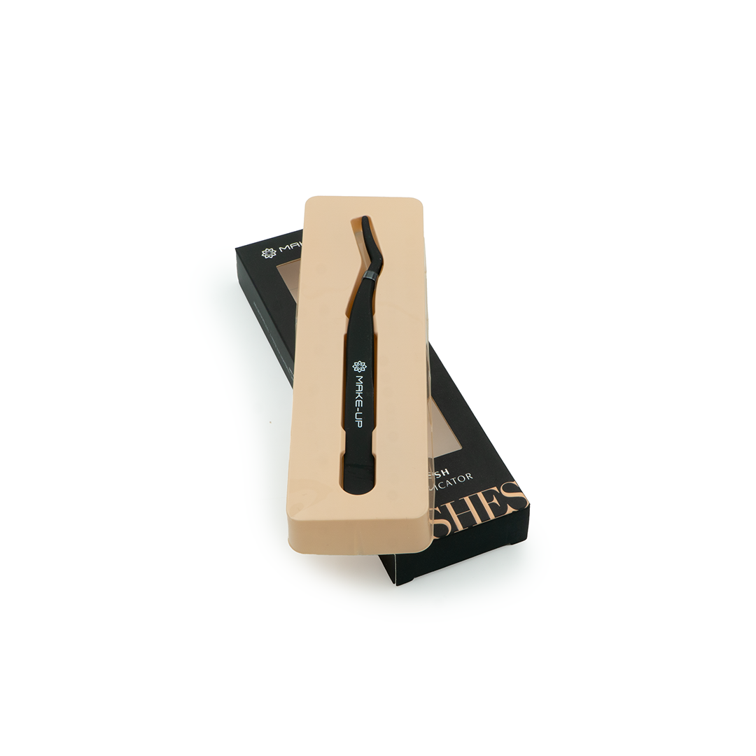 Lash applicator